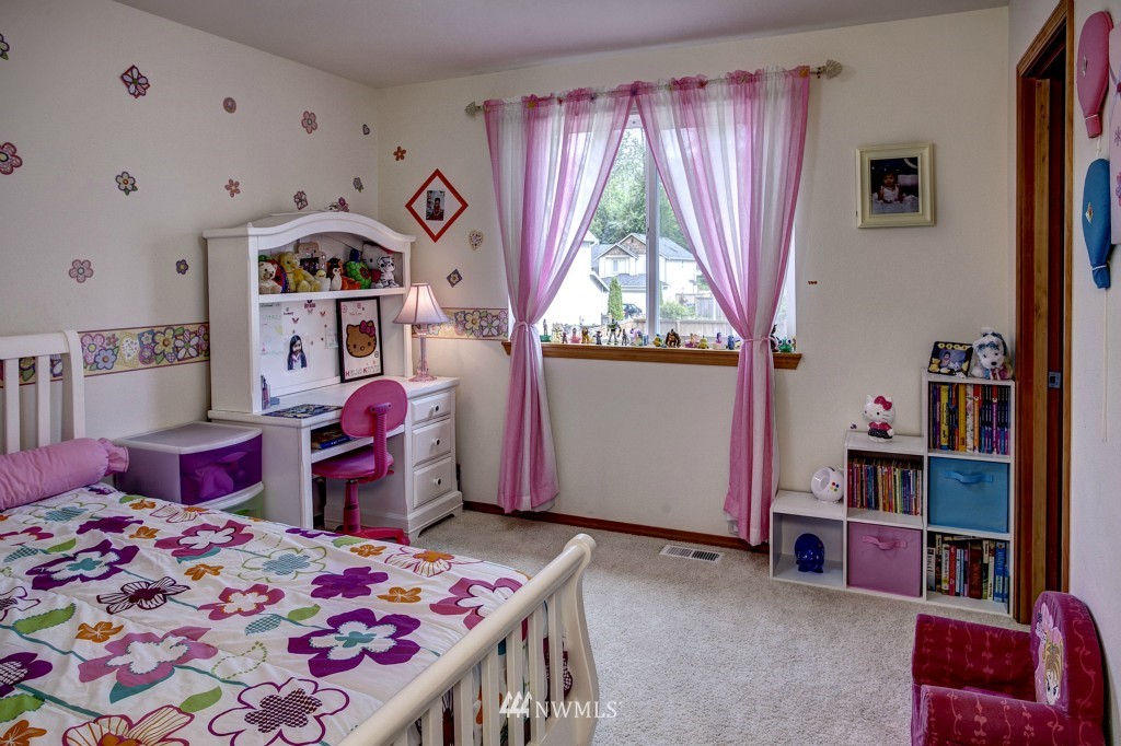 6128 Northeast 7th Street Renton, WA 98059 - Photo 12 of 15