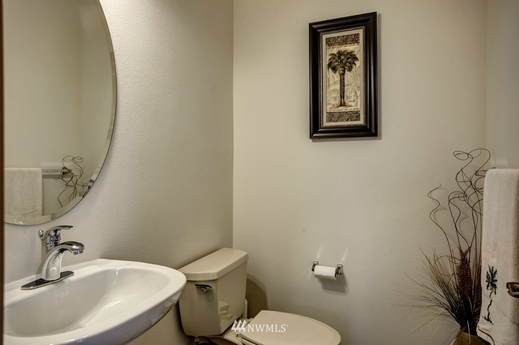 6128 Northeast 7th Street Renton, WA 98059 - Photo 14 of 15