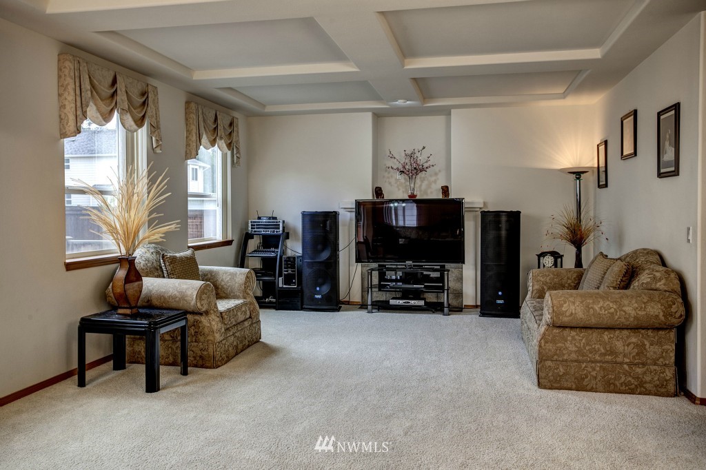 6128 Northeast 7th Street Renton, WA 98059 - Photo 3 of 15