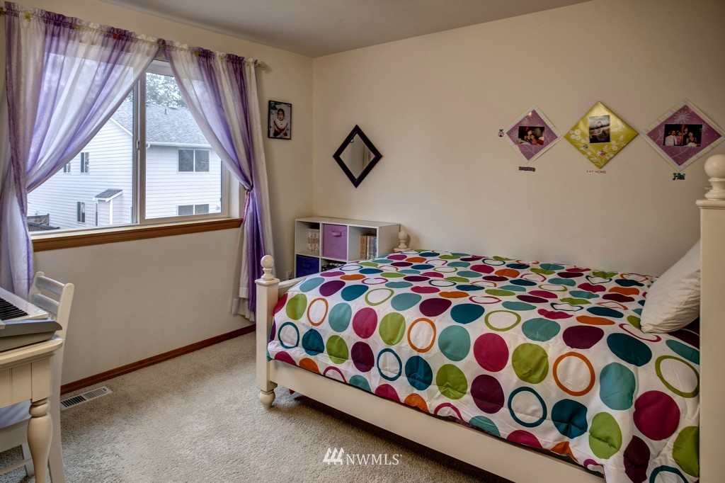 6128 Northeast 7th Street Renton, WA 98059 - Photo 10 of 15