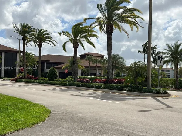 $2,000 | 12701 Southwest 14th Street, Unit 209J, Pembroke Pines, FL 33027