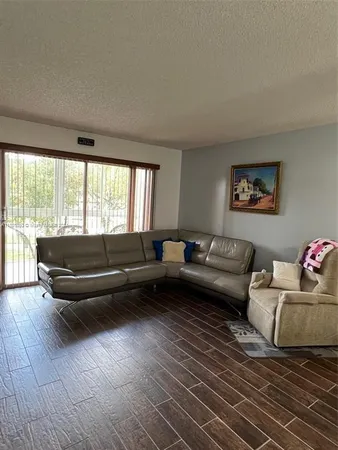 $2,000 | 12701 Southwest 14th Street, Unit 209J, Pembroke Pines, FL 33027