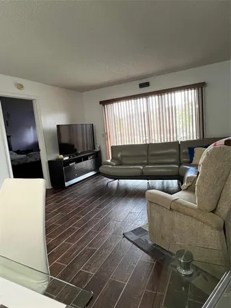 $2,000 | 12701 Southwest 14th Street, Unit 209J, Pembroke Pines, FL 33027