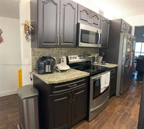 $2,000 | 12701 Southwest 14th Street, Unit 209J, Pembroke Pines, FL 33027