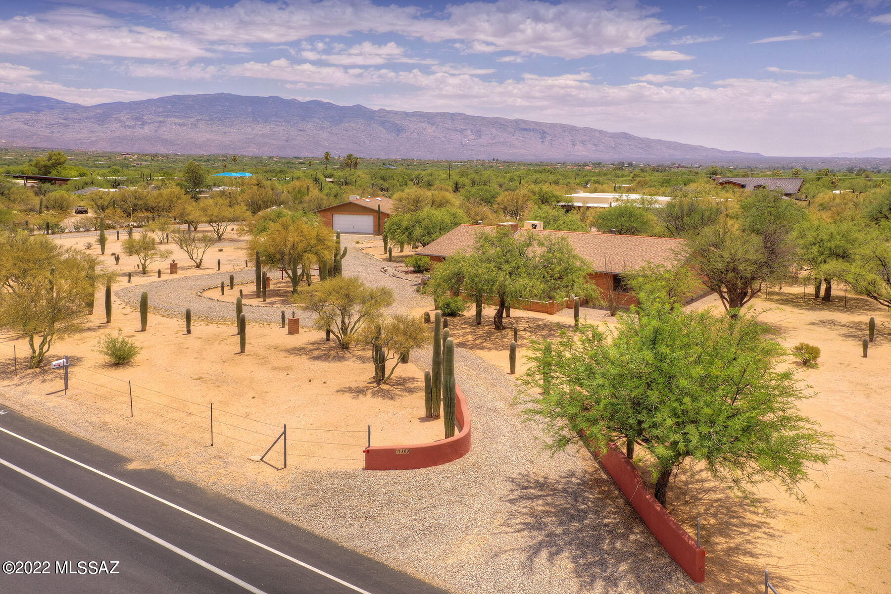 11300 East Limberlost Road Tucson, AZ 85749 - Photo 2 of 42 Gallery Image 2