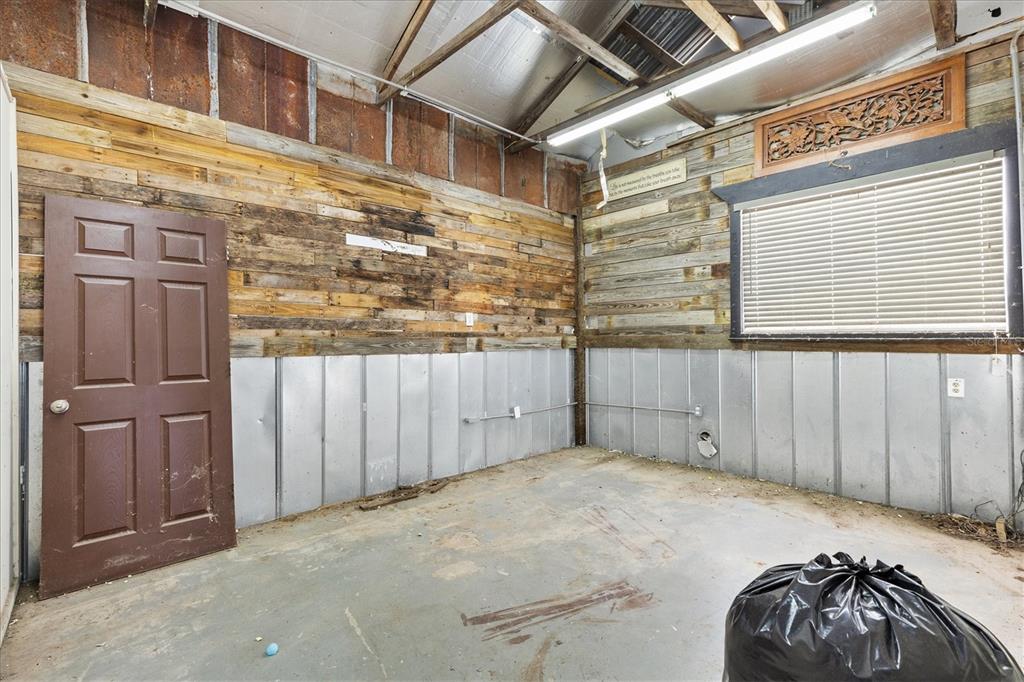 10973 Highway 301 Oxford, FL 34484 - Photo 13 of 17 a view of a door of the house