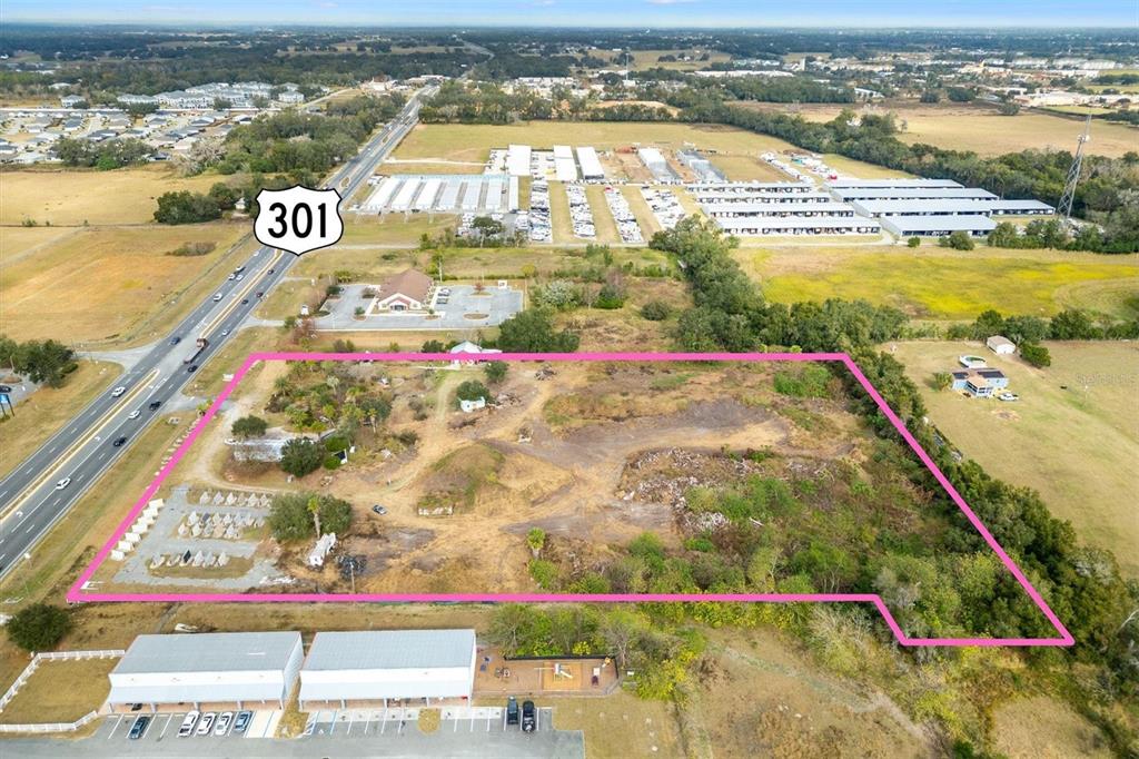 10973 Highway 301 Oxford, FL 34484 - Photo 3 of 17 a view of an ocean with city view