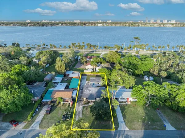 $310,000 | 715 Alcazar Avenue, Ormond Beach, FL 32174