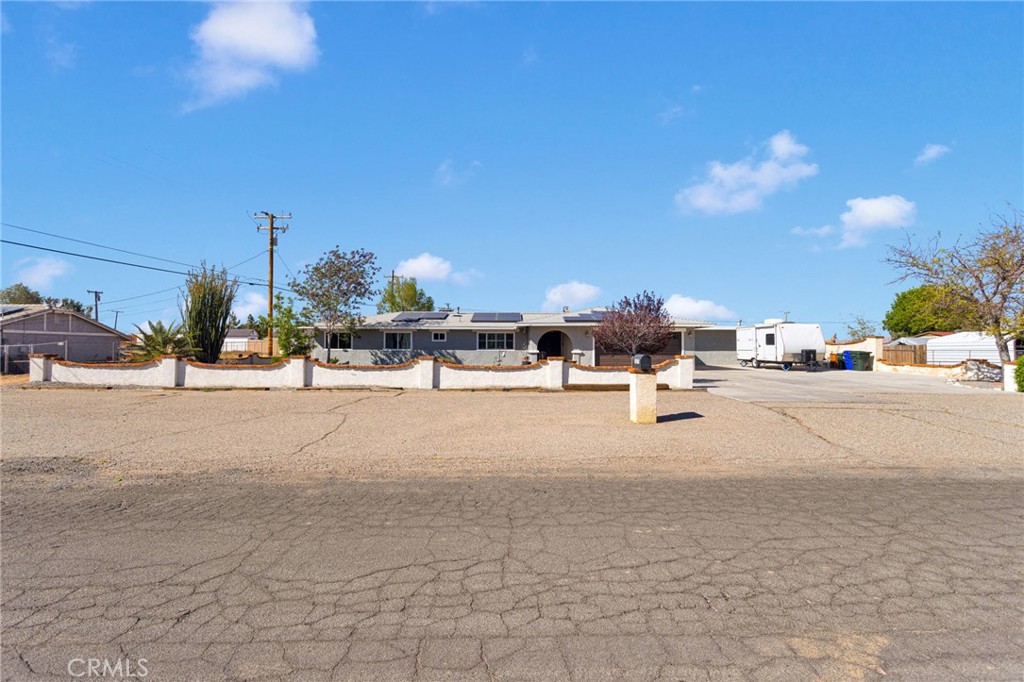 20276 Itasca Road Apple Valley, CA 92308 - Photo 2 of 62