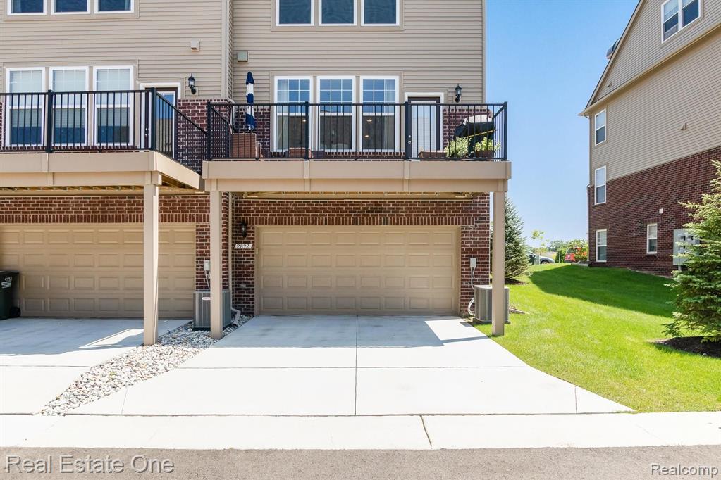 2892 Glenbar Circle Rochester, MI 48307 - Photo 3 of 29