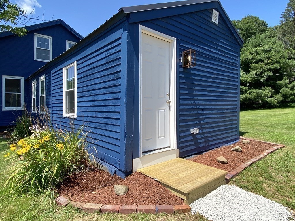 22 Brookfield Road North Brookfield, MA 01535 - Photo 4 of 39 Gallery Image 4