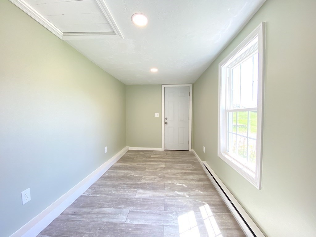 22 Brookfield Road North Brookfield, MA 01535 - Photo 5 of 39 Gallery Image 5
