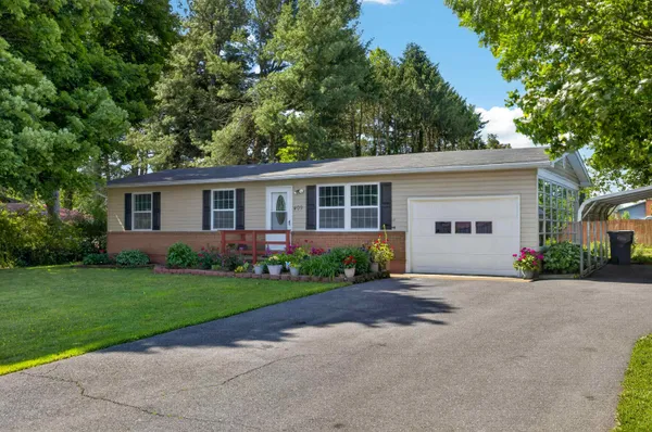 $285,700 | 409 13th Street, Grottoes, VA 24441