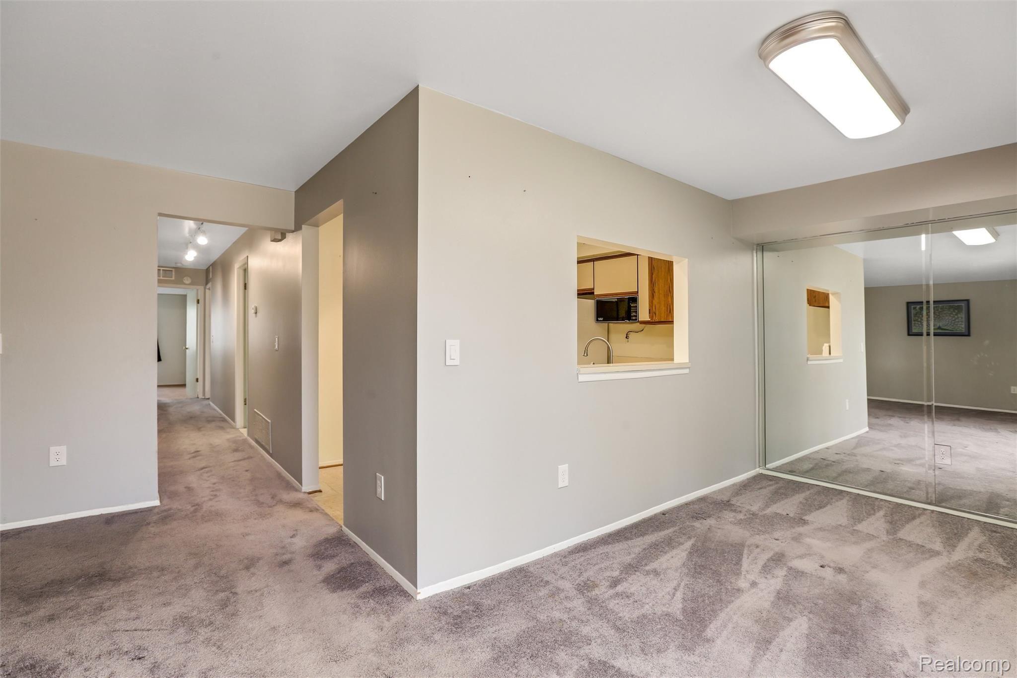 27374 Evergreen Road, Unit 4 Southfield, MI 48076 - Photo 8 of 26 27374 Evergreen Rd, Lathrup Village, MI 48076