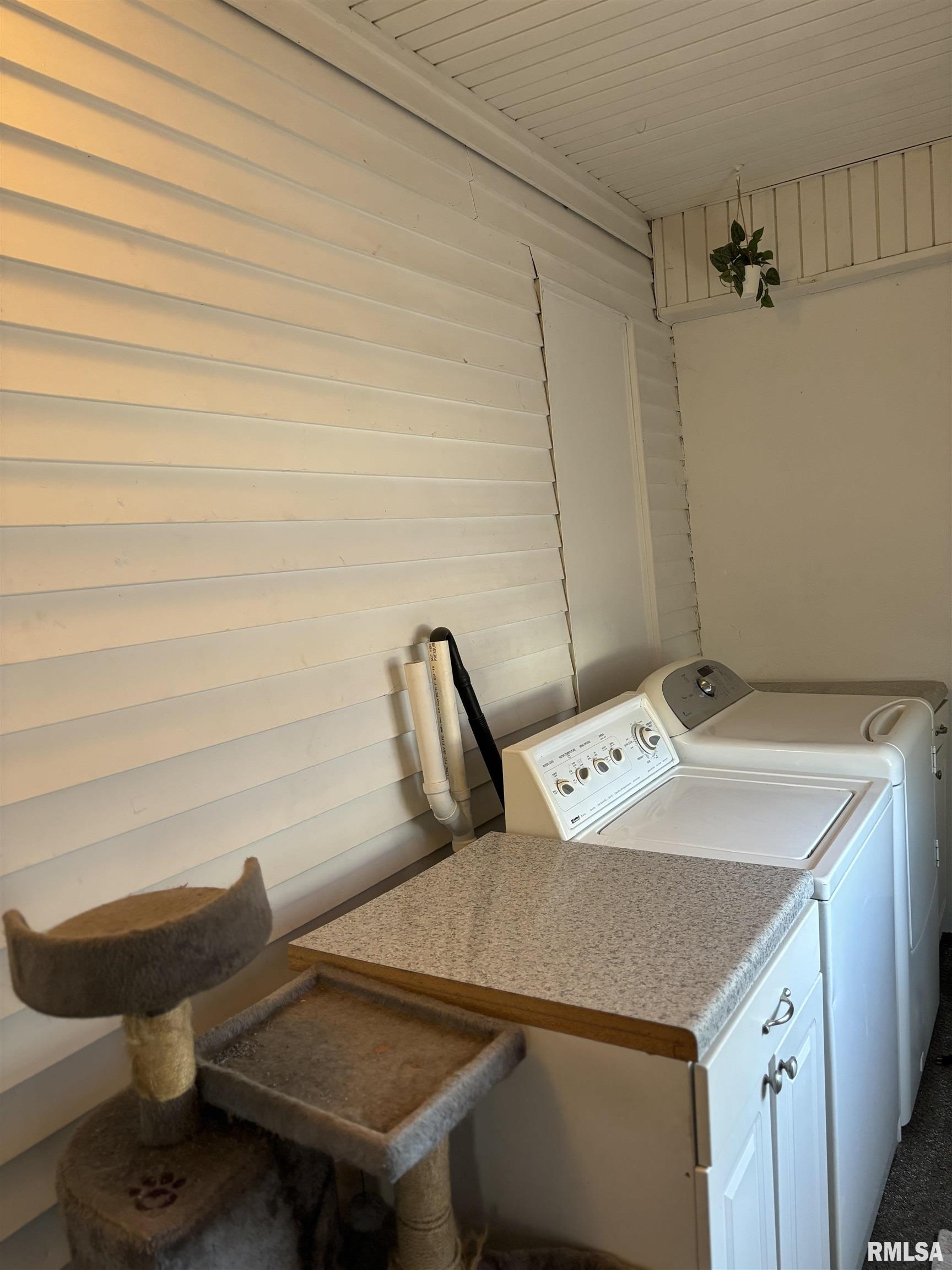 1026 Mechanic Street Pekin, IL 61554 - Photo 10 of 33