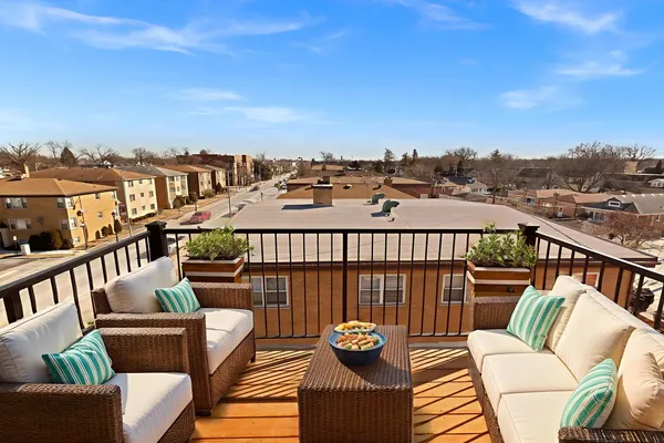 $414,000 | 8631 West Grand Avenue, Unit 4W, River Grove, IL 60171