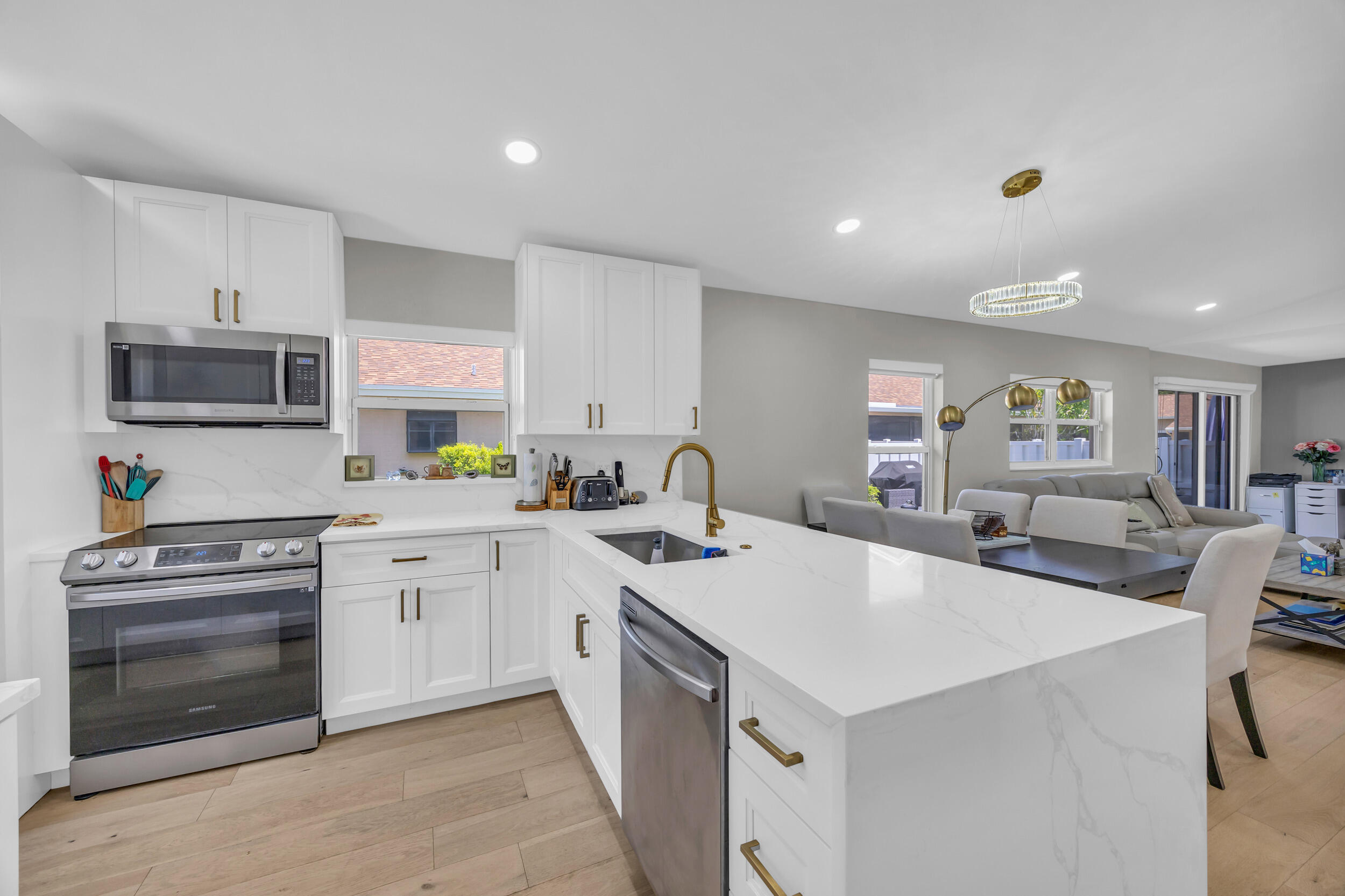8076 Sweetbriar Way Boca Raton, FL 33496 - Photo 3 of 28 4_8p3a8075