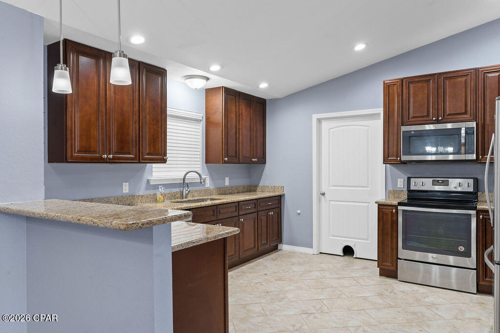 561 Lakepointe Drive Chipley, FL 32428 - Photo 13 of 41