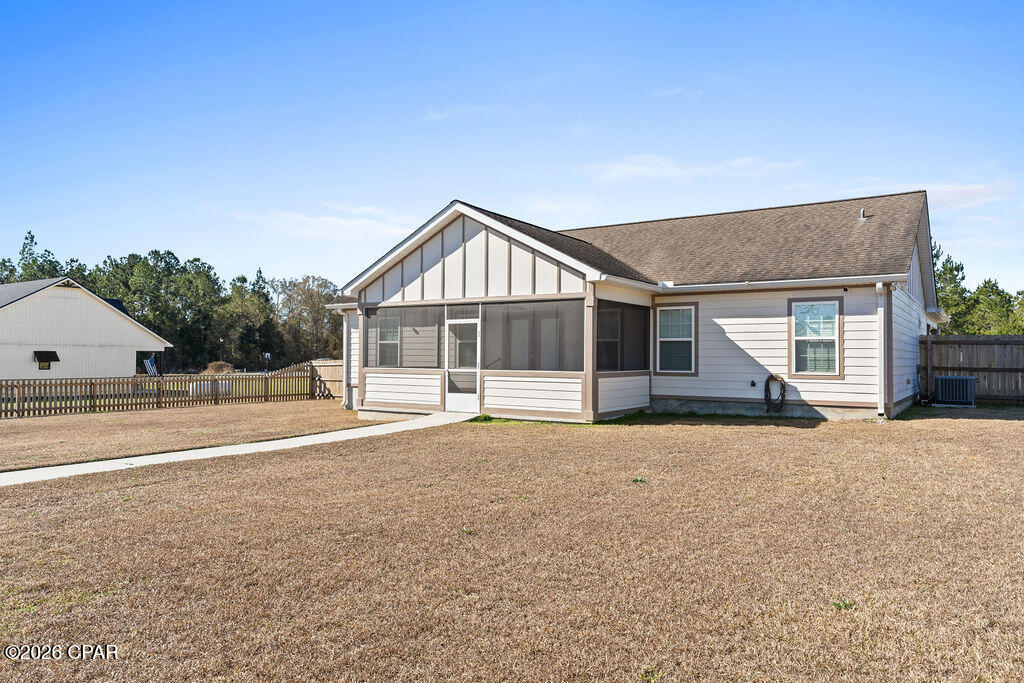 561 Lakepointe Drive Chipley, FL 32428 - Photo 38 of 41