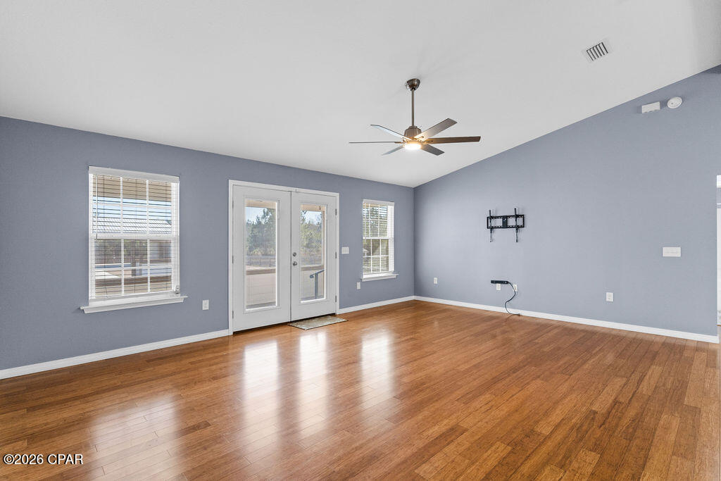 561 Lakepointe Drive Chipley, FL 32428 - Photo 7 of 41