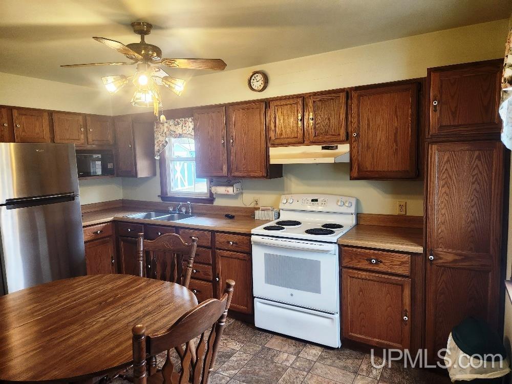 77 Nowicki Road Gaastra, MI 49927 - Photo 2 of 50