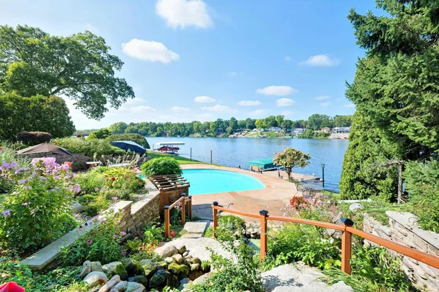 $1,699,999 | 769 River Pointe Place, Mishawaka, IN 46544
