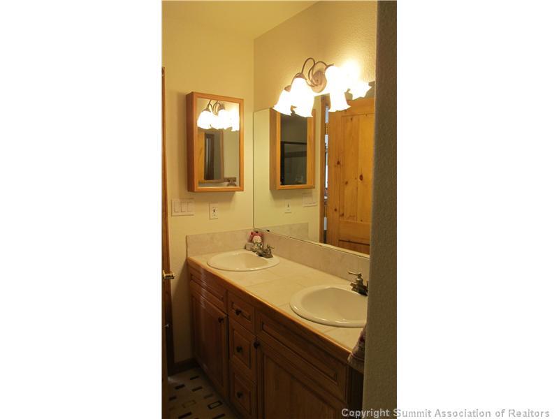 75 Lookout Ridge Drive, Unit 75 Dillon, CO 80435 - Photo 11 of 25 Gallery Image 11