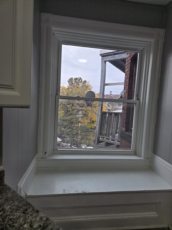 123 Walnut Street, Unit 4L Holyoke, MA 01040 - Photo 11 of 16 a view of living room