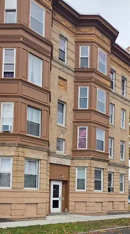 $2,150 | 123 Walnut Street, Unit 4L, Holyoke, MA 01040