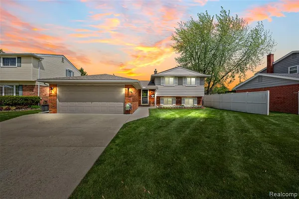 $399,000 | 31602 Madison Avenue, Madison Heights, MI 48071
