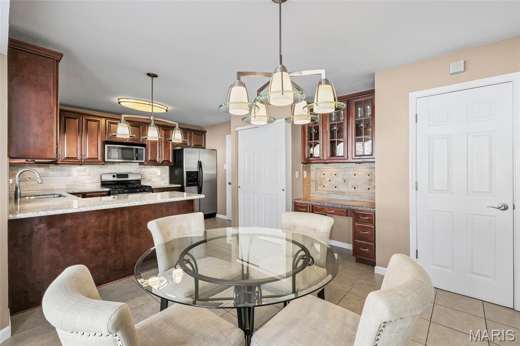 2517 Hidden Meadow Lane Ballwin, MO 63021 - Photo 16 of 43