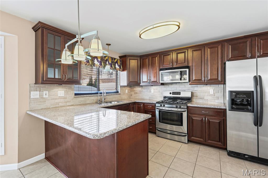 2517 Hidden Meadow Lane Ballwin, MO 63021 - Photo 4 of 43
