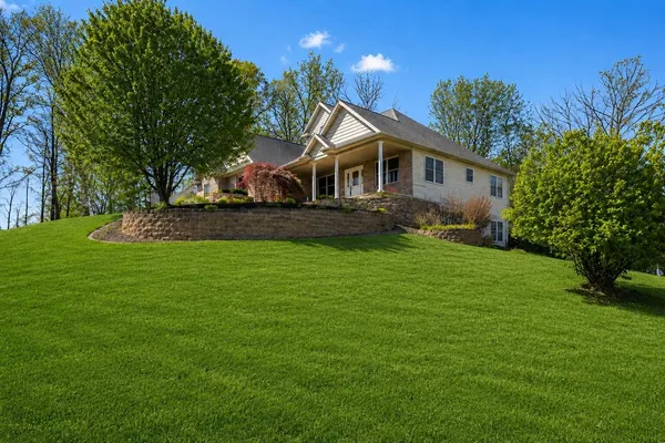 $539,900 | 2112 Scenic Hills Drive, Jackson, MI 49201