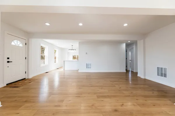 $400,000 | 21835 1/2 Richton Road, Matteson, IL 60443