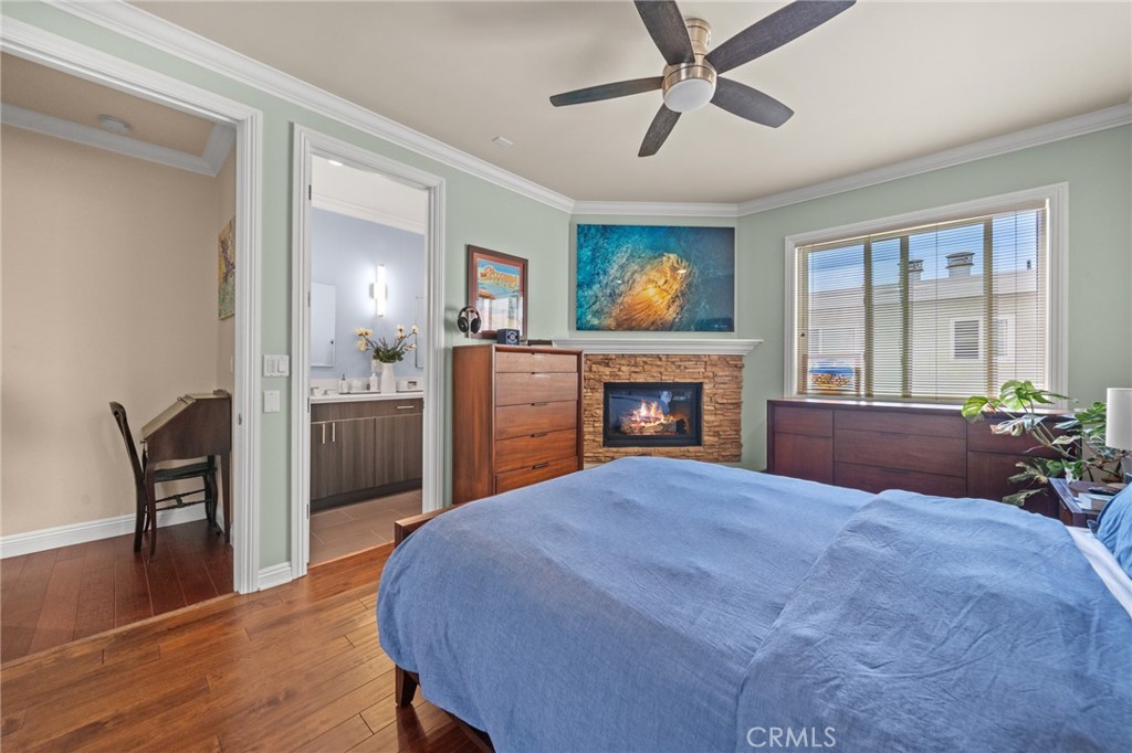 204 Sheldon Street El Segundo, CA 90245 - Photo 9 of 15 a bed room with a bed and a chair