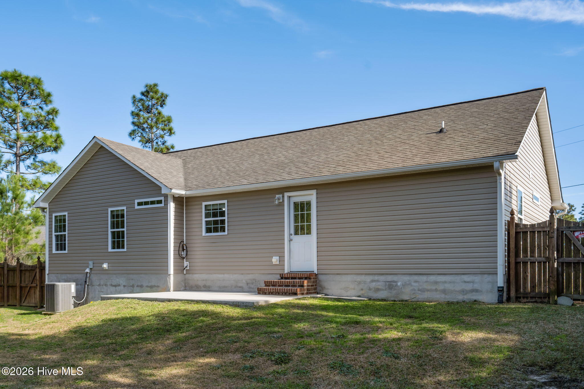 223 Lockwood Court Hubert, NC 28539 - Photo 26 of 43 9-web-or-mls-08