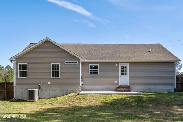 $285,000 | 223 Lockwood Court, Hubert, NC 28539