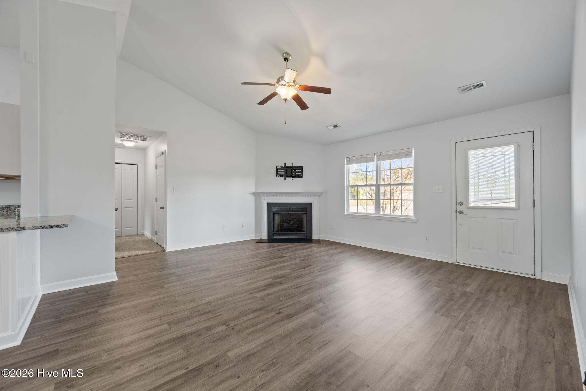 223 Lockwood Court Hubert, NC 28539 - Photo 3 of 43 27-web-or-mls-_RAD6104