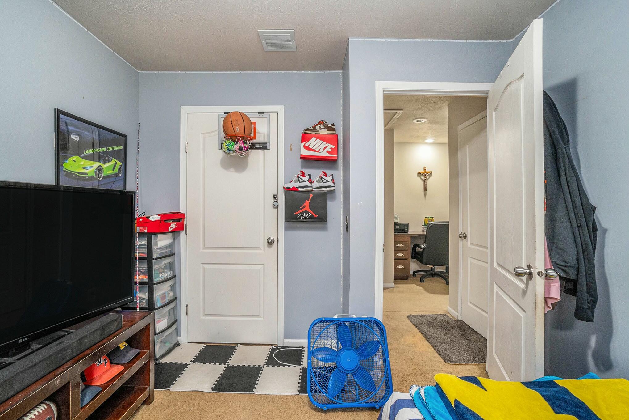 1326 East Kilgore Road Portage, MI 49002 - Photo 11 of 25 tempImagehMzXo4