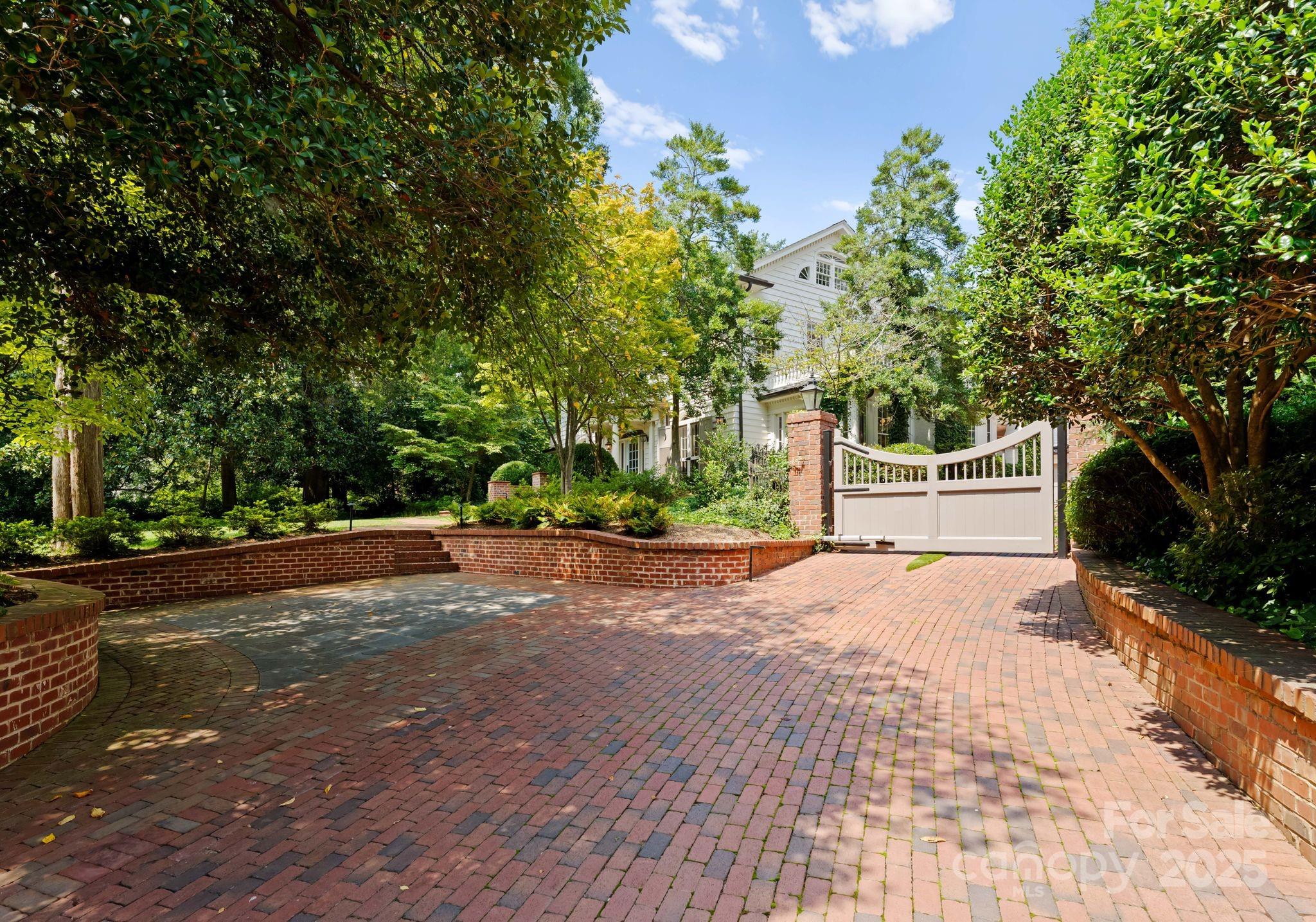 1137 Queens Road West Charlotte, NC 28207 - Photo 33 of 47 Gallery Image 33