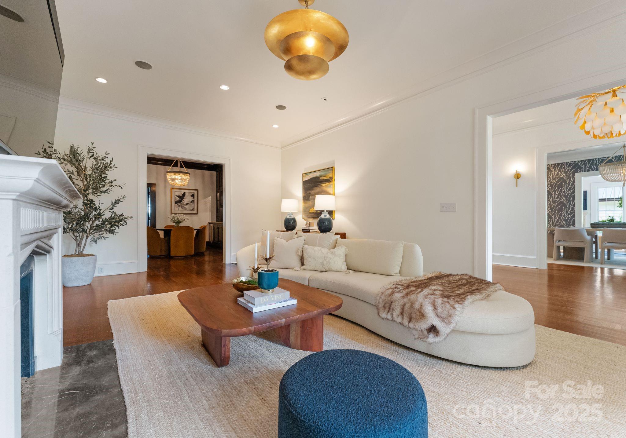 1137 Queens Road West Charlotte, NC 28207 - Photo 6 of 47 Gallery Image 6