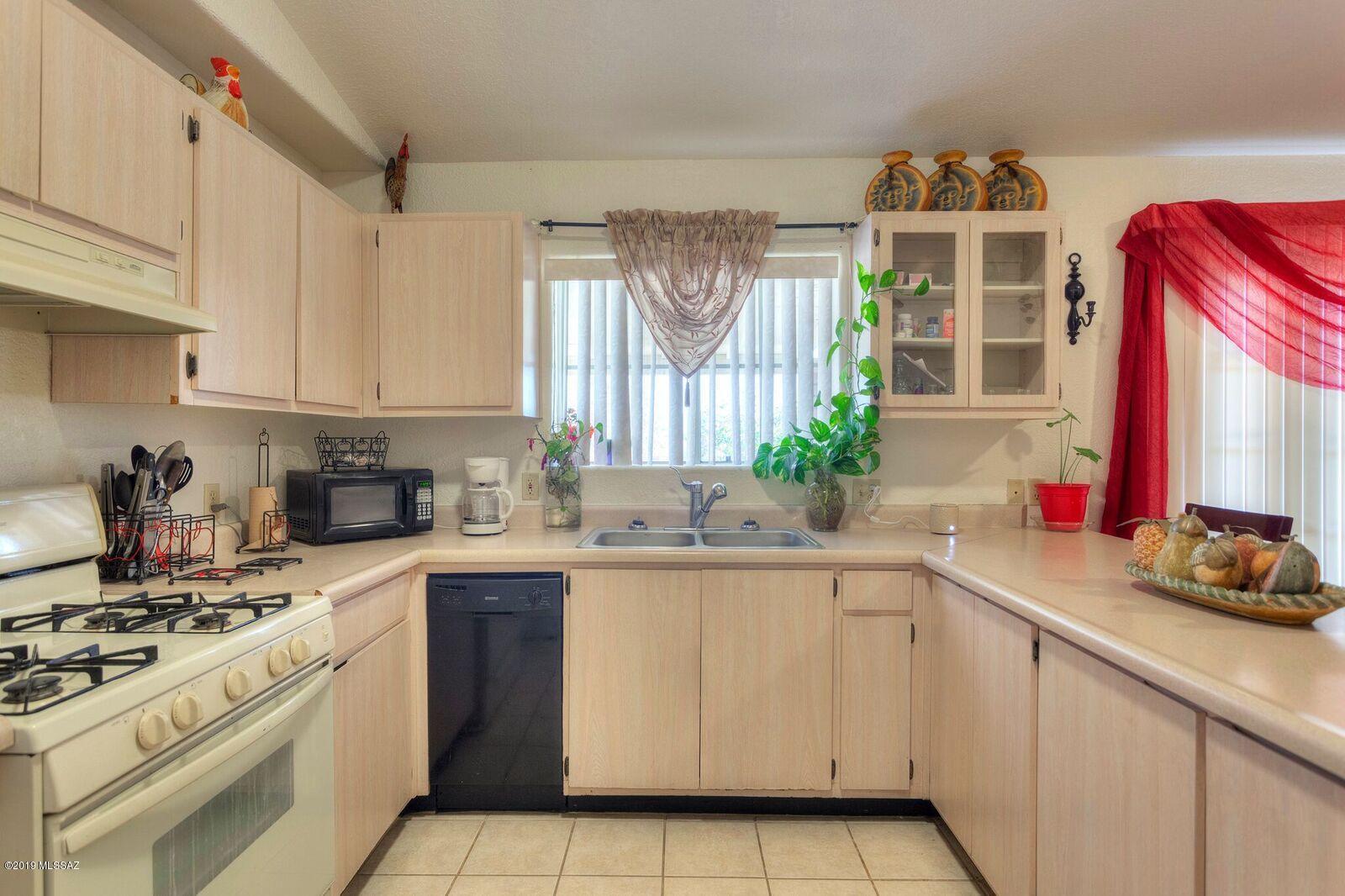 1051 Camino Estrella Rio Rico, AZ 85648 - Photo 5 of 20
