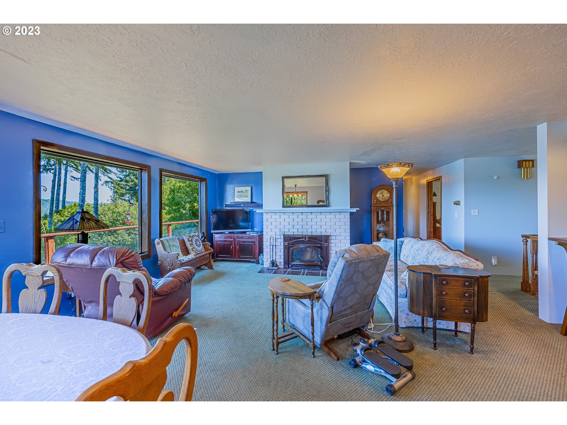 844 Crestview Drive Reedsport, OR 97467 - Photo 13 of 48
