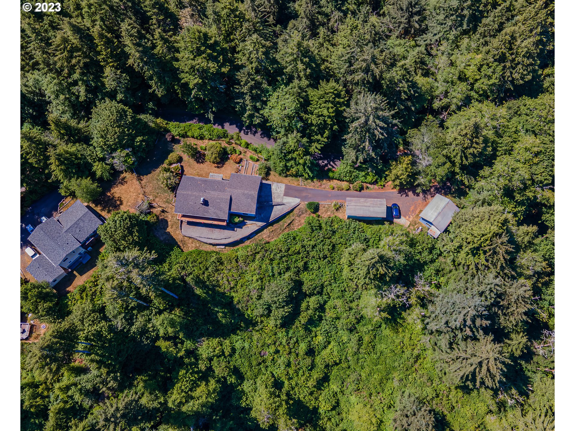 844 Crestview Drive Reedsport, OR 97467 - Photo 7 of 48