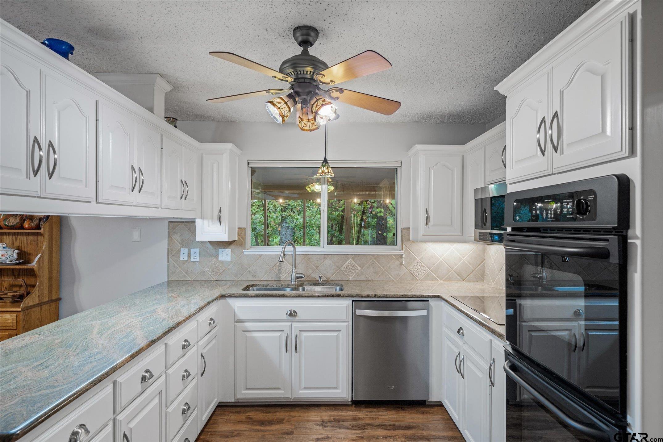 150 Green Oak Holly Lake Ranch, TX 75765 - Photo 14 of 48