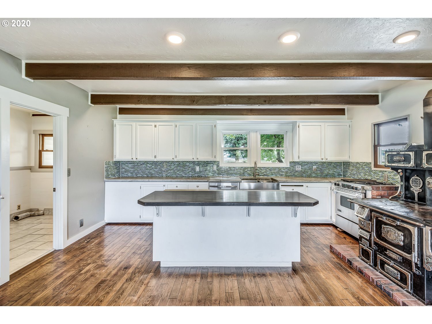 65120 Collins Road Bend, OR 97703 - Photo 6 of 32