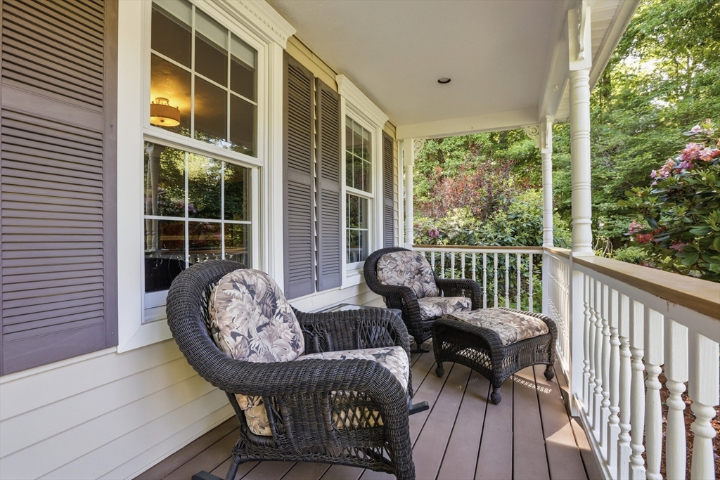 3 Stable Way Medway, MA 02053 - Photo 4 of 36