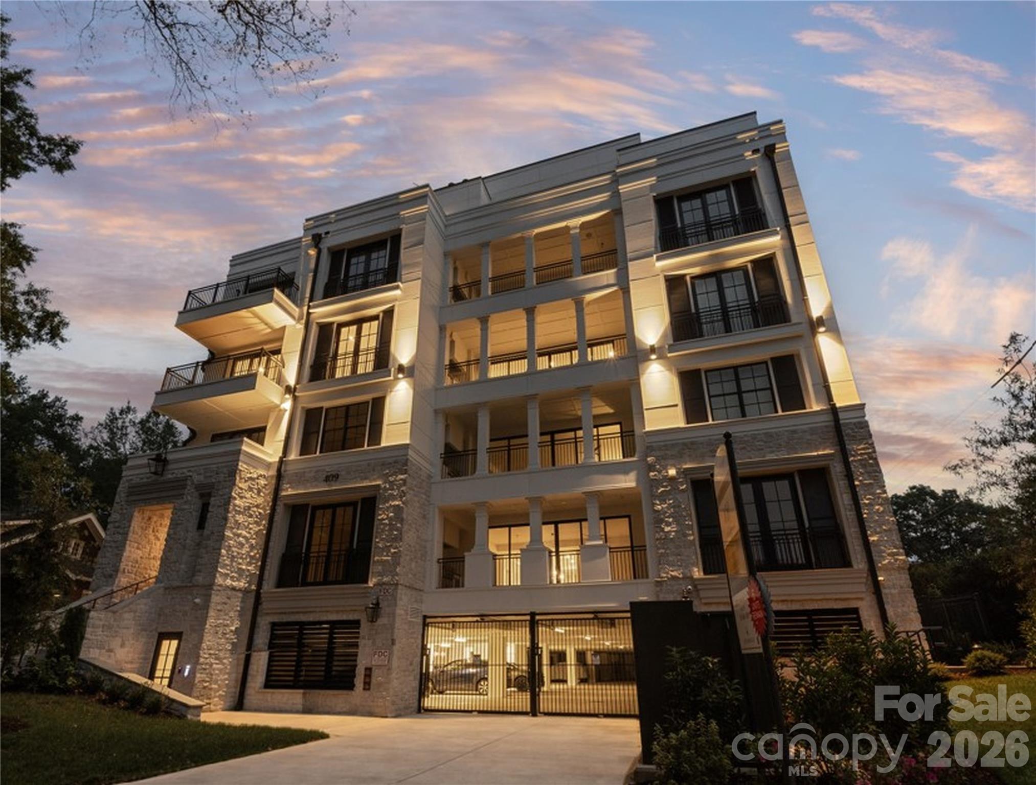 409 Queens Road, Unit 503 Charlotte, NC 28207 - Photo 1 of 30 Gallery Image 1