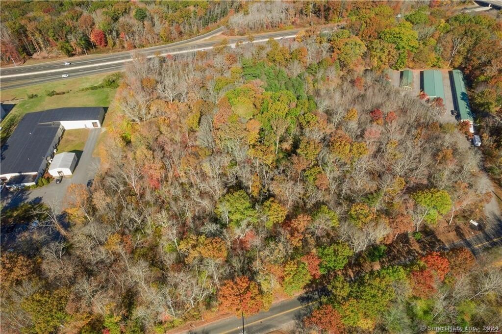 14 Colton Road East Lyme, CT 06357 - Photo 2 of 8 a bathroom with a shower curtain