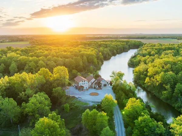 $2,990,000 | 3701 South 1500th Road, Rich Hill, MO 64779